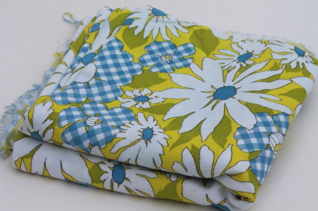 photo of 60s vintage print fabric retro daisy gingham flowers lime green linen weave #3